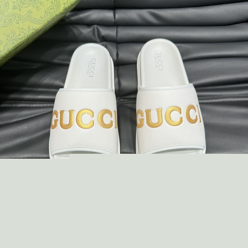 G*u*i slippers